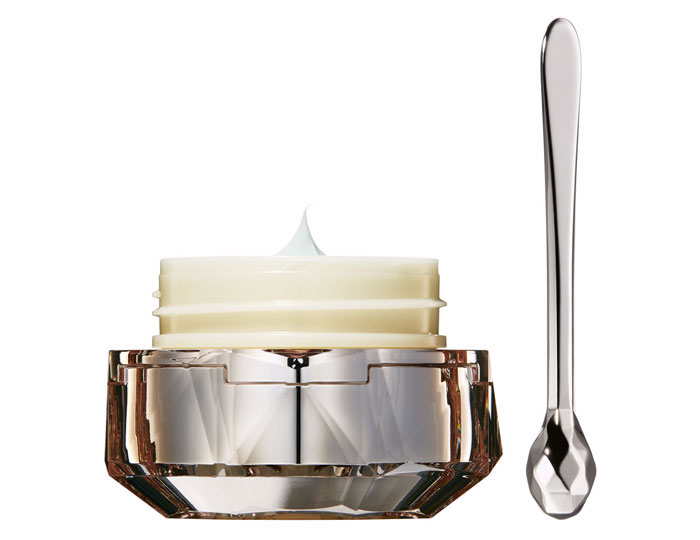 Clé de Peau Beauté Eye Cream: Does Luxury Skincare Deliver?