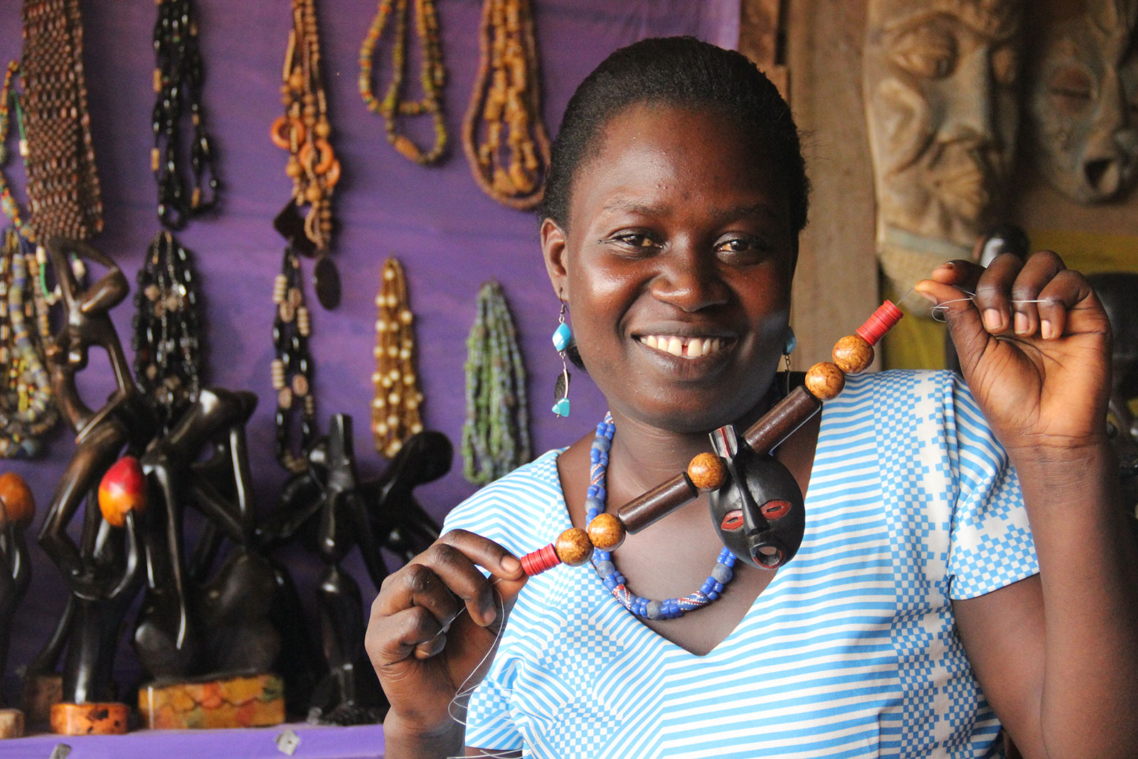 480017_Ghana_Novica_JuanBarbed