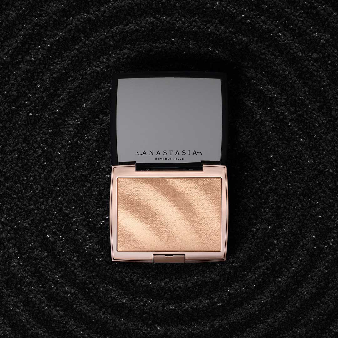 Anastasia-Beverly-Hills-Amrezy-Highlighter-3