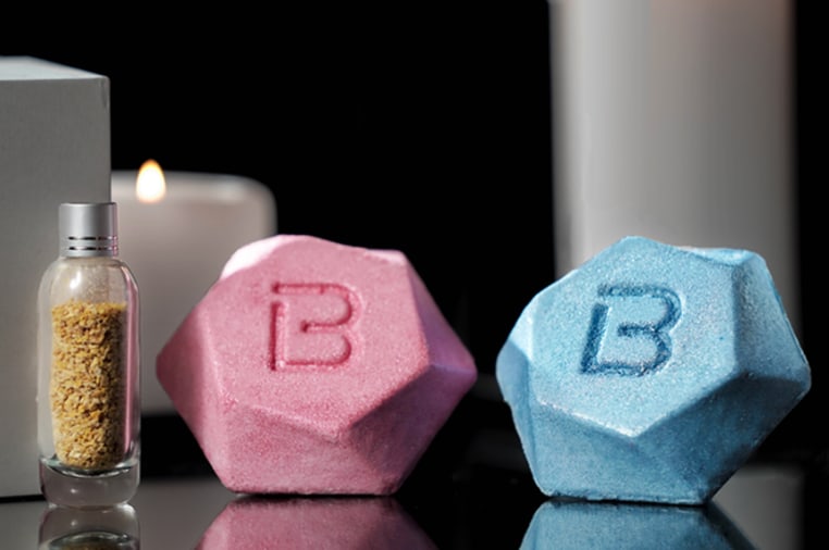 Bath bomb rose 23 and lavender 18