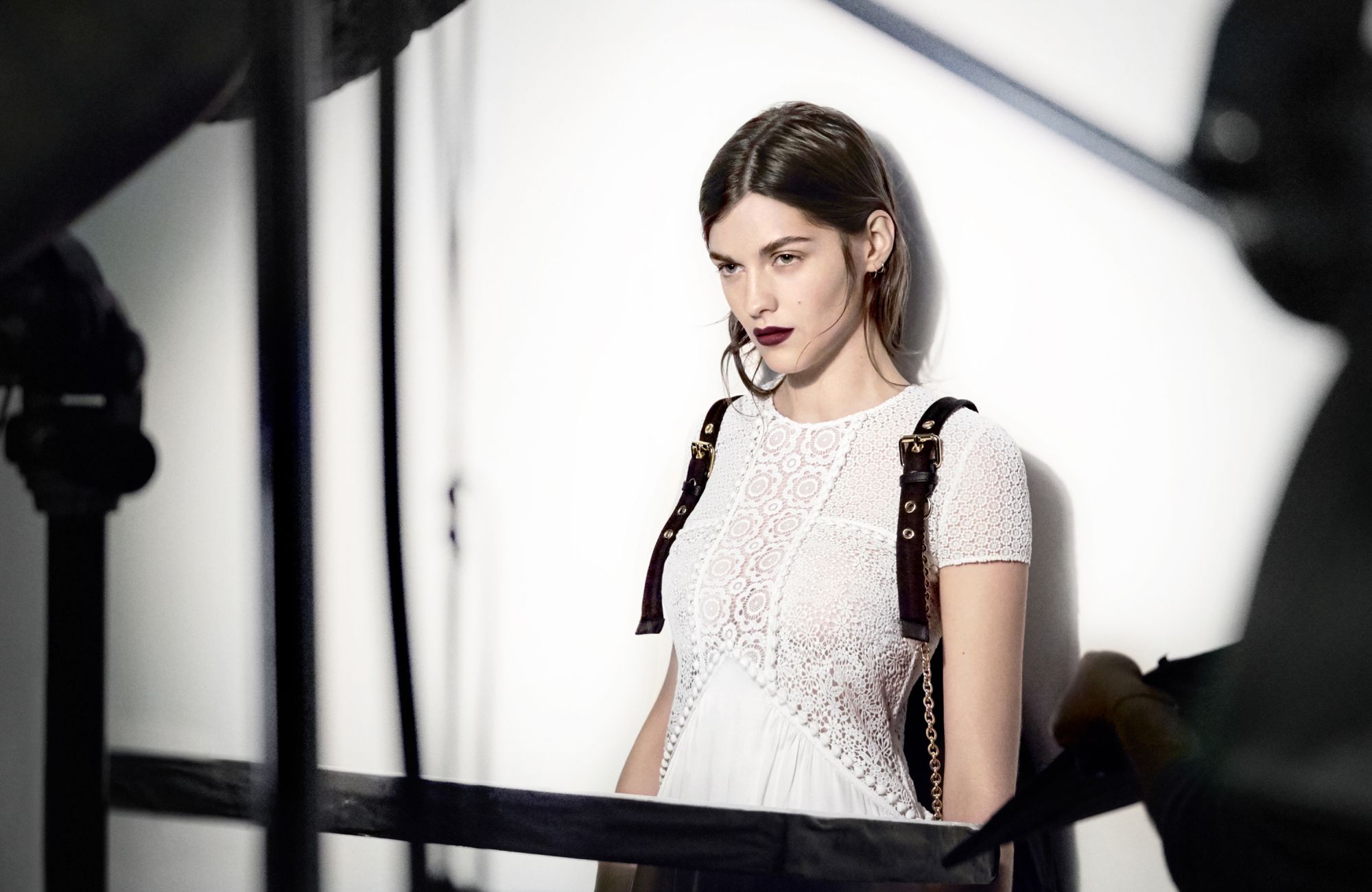 Burberry Velvet & Lace Makeup Collection for Spring 2016_1
