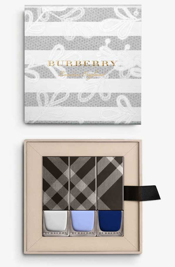 Burberry-Runway-Nails