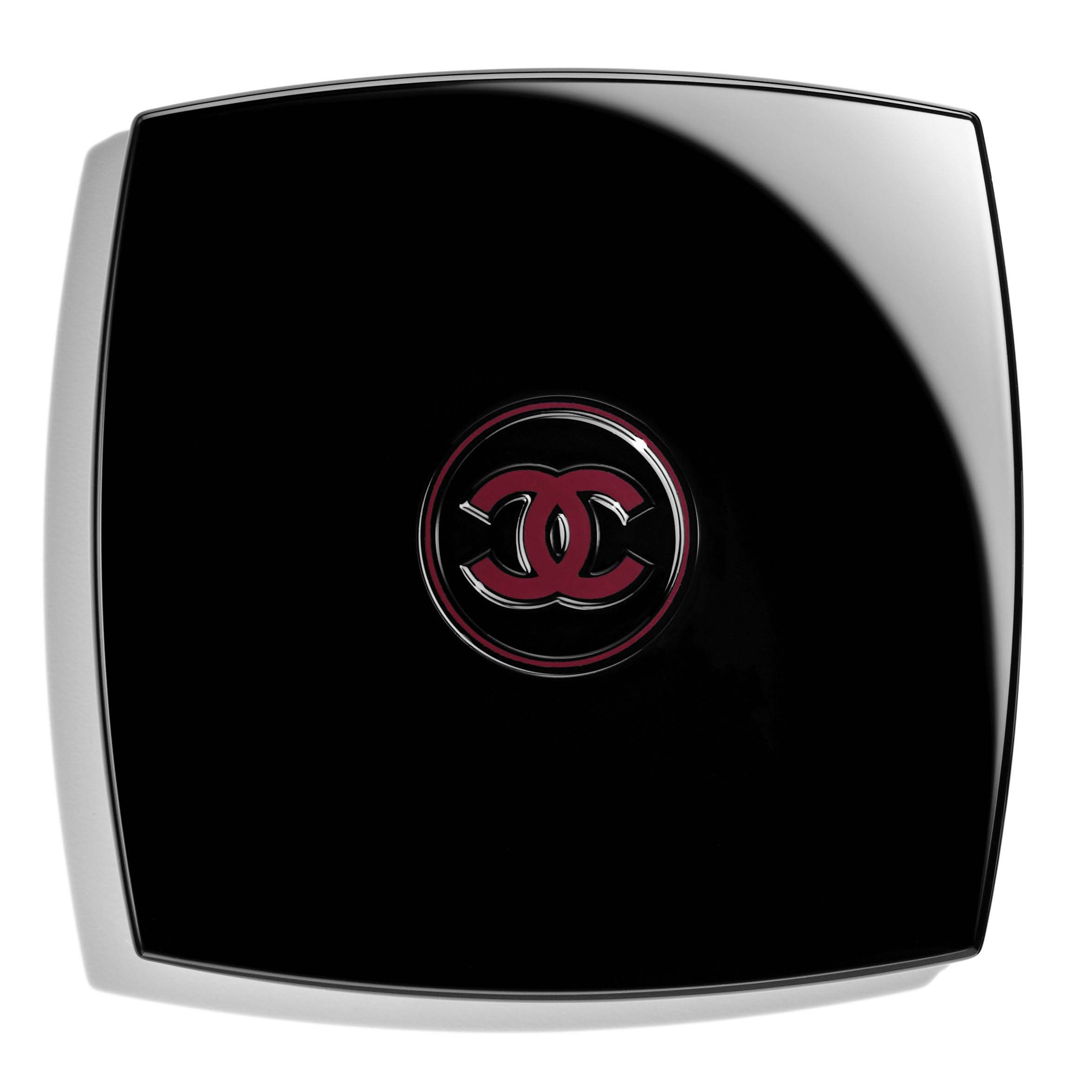 Chanel L&eacute;g&egrave;ret&eacute; et Exp&eacute;rience Les 4 Ombres (2)