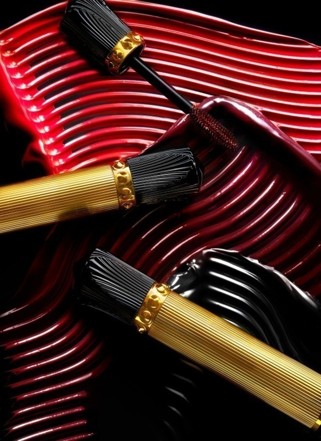 Christian Louboutin Lash Amplifying Lacquer red