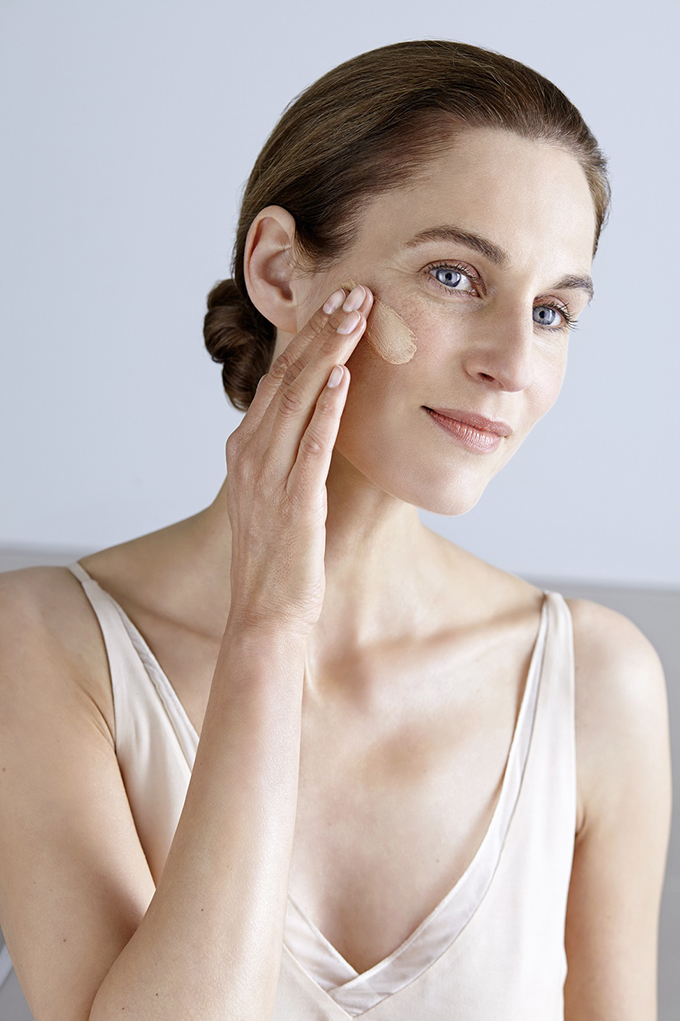 Eucerin Hyaluron-Filler CC Cream 1