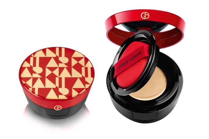 Giorgio Armani Christmas 2018 My Armani To Go Cushion