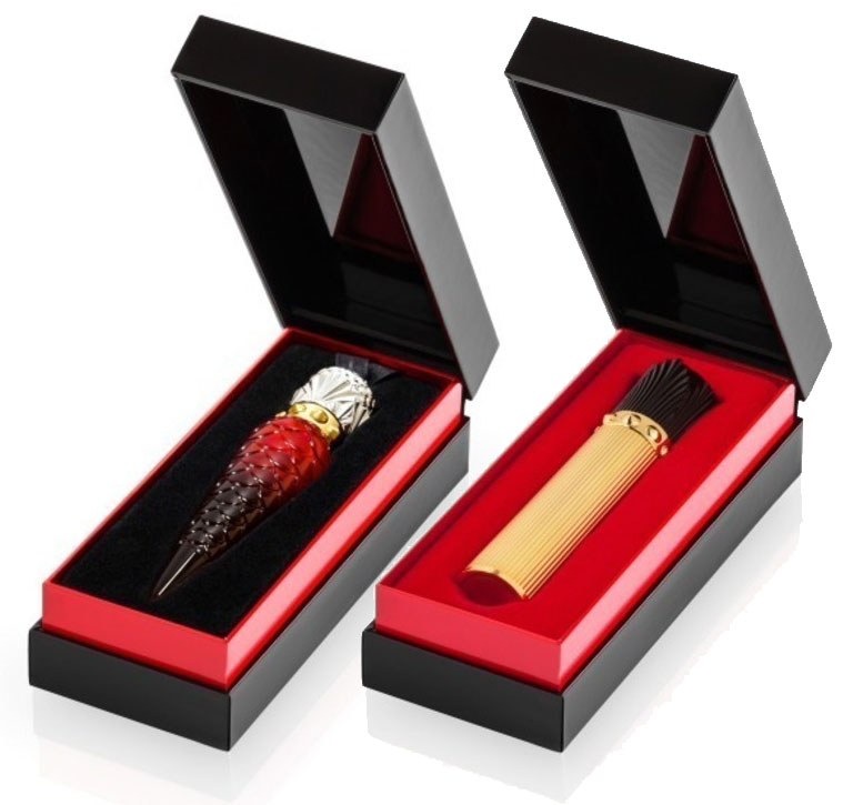 Louboutin-Lash-Amplifying-Lacquer-and-Loubibelle-Lip-Beauty-Oil-presentation-boxes