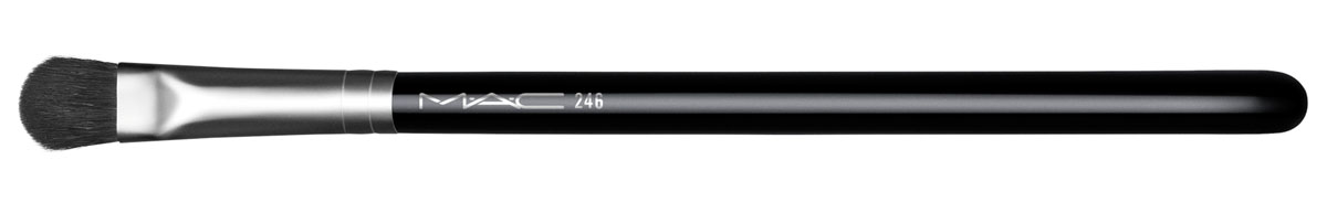 MAC-Brush-246-Synthetic-Fluffy-Eye-Brush