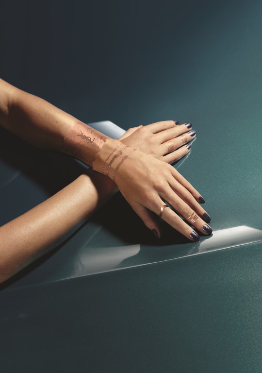 Summer_Look_2016_Still_Life_Couture_Skin_Jewels[5]