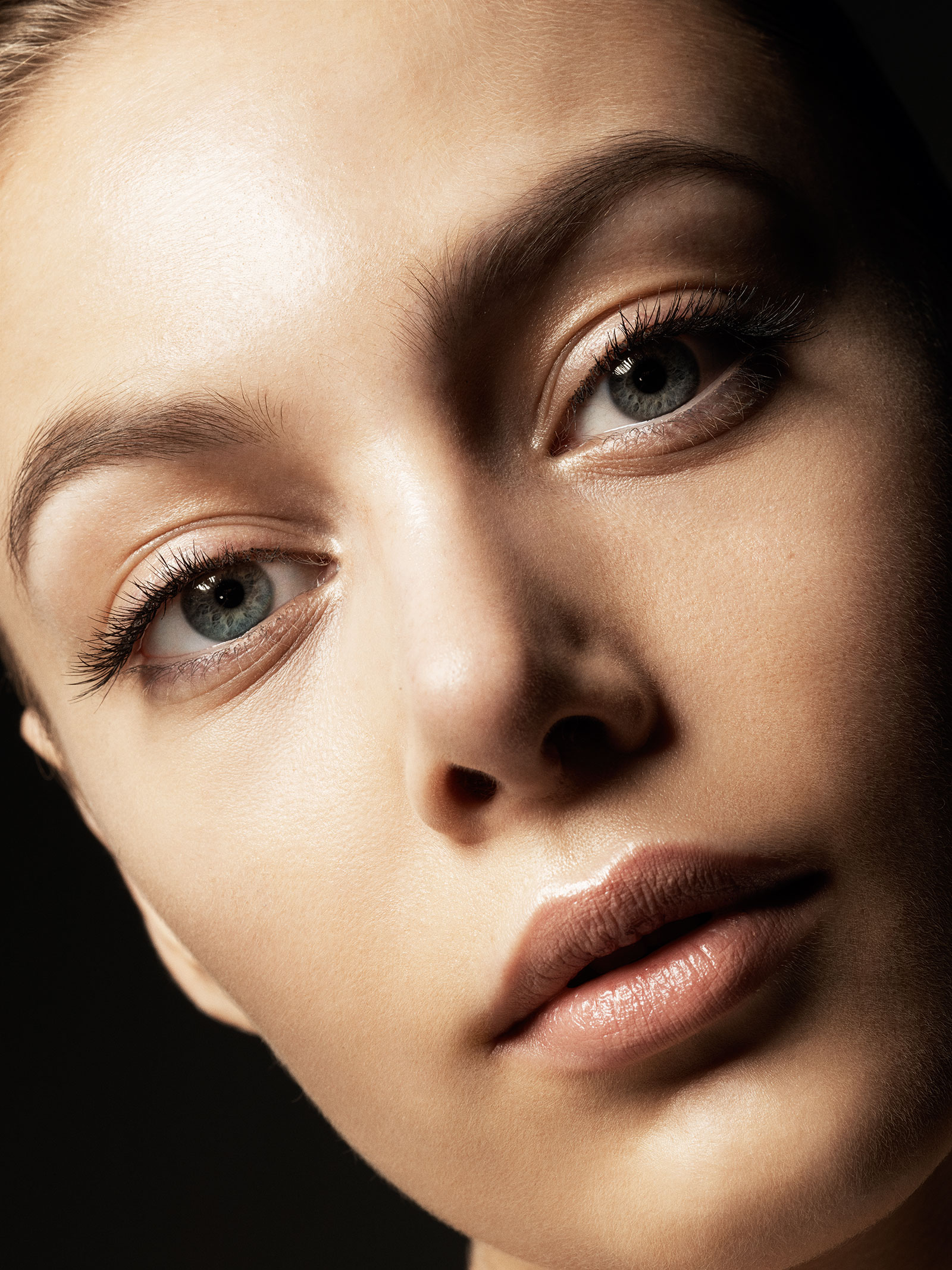 Est e Lauder X Victoria Beckham 2 0 Makeup Collection News 
