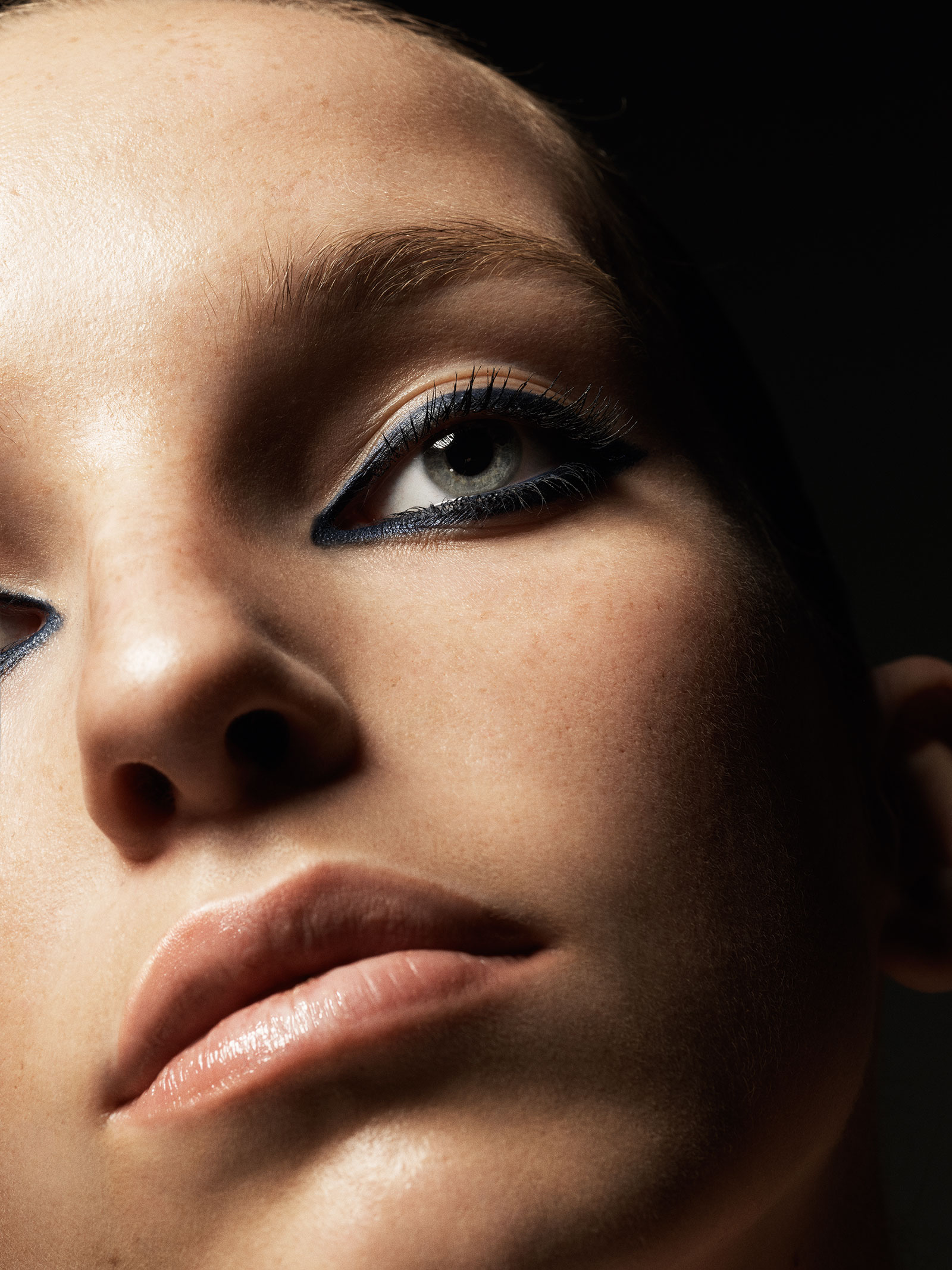 Victoria Beckham x Estee Lauder New York Look (1)