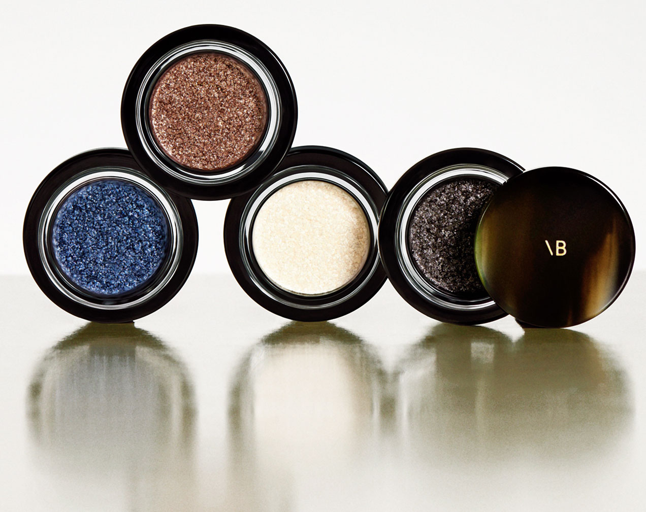 Victoria-Beckham-Beauty-Lid-Lustre-visual
