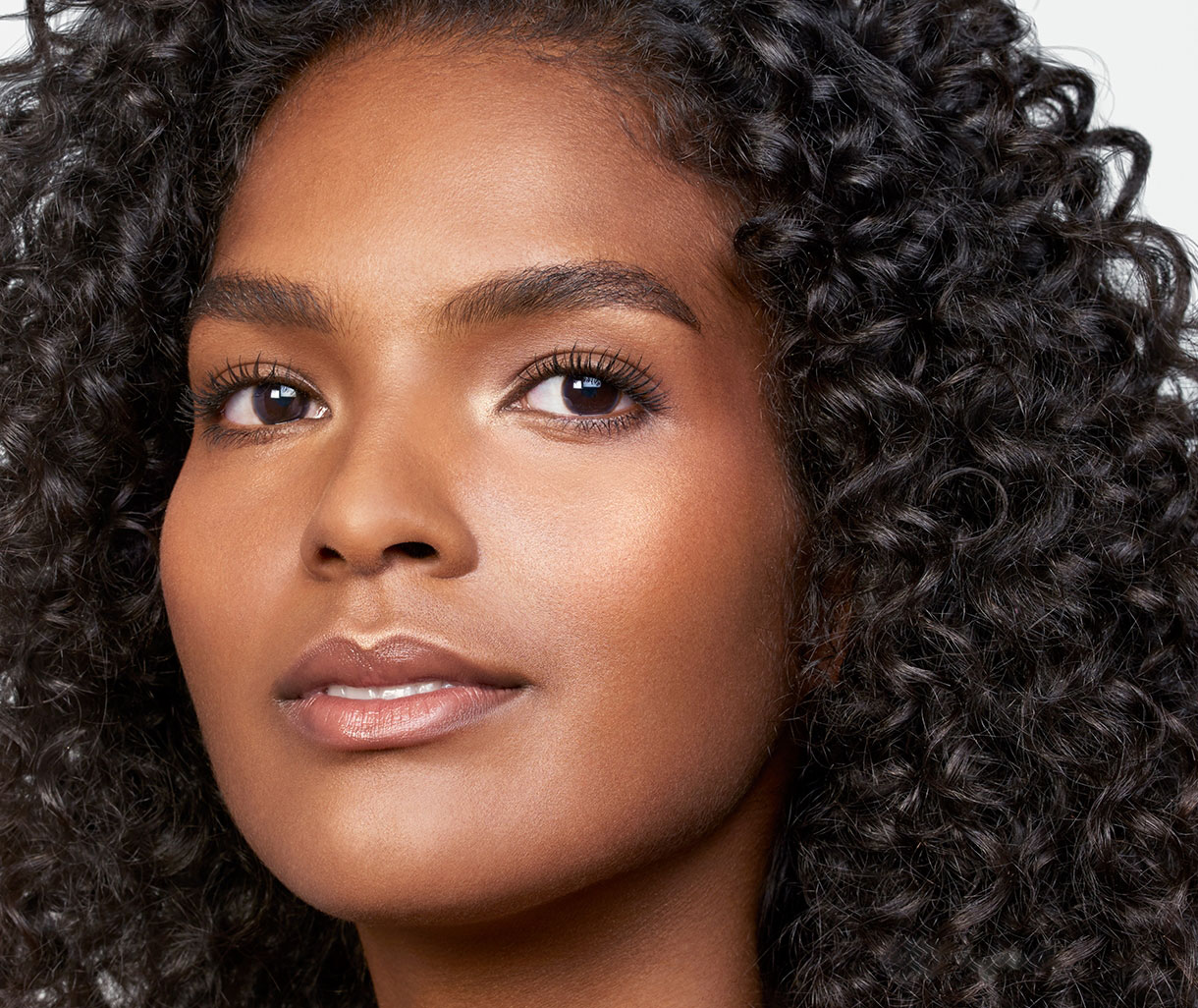 Becca Shimmering Skin Perfector Pressed Highlighter Gradient Glow visual