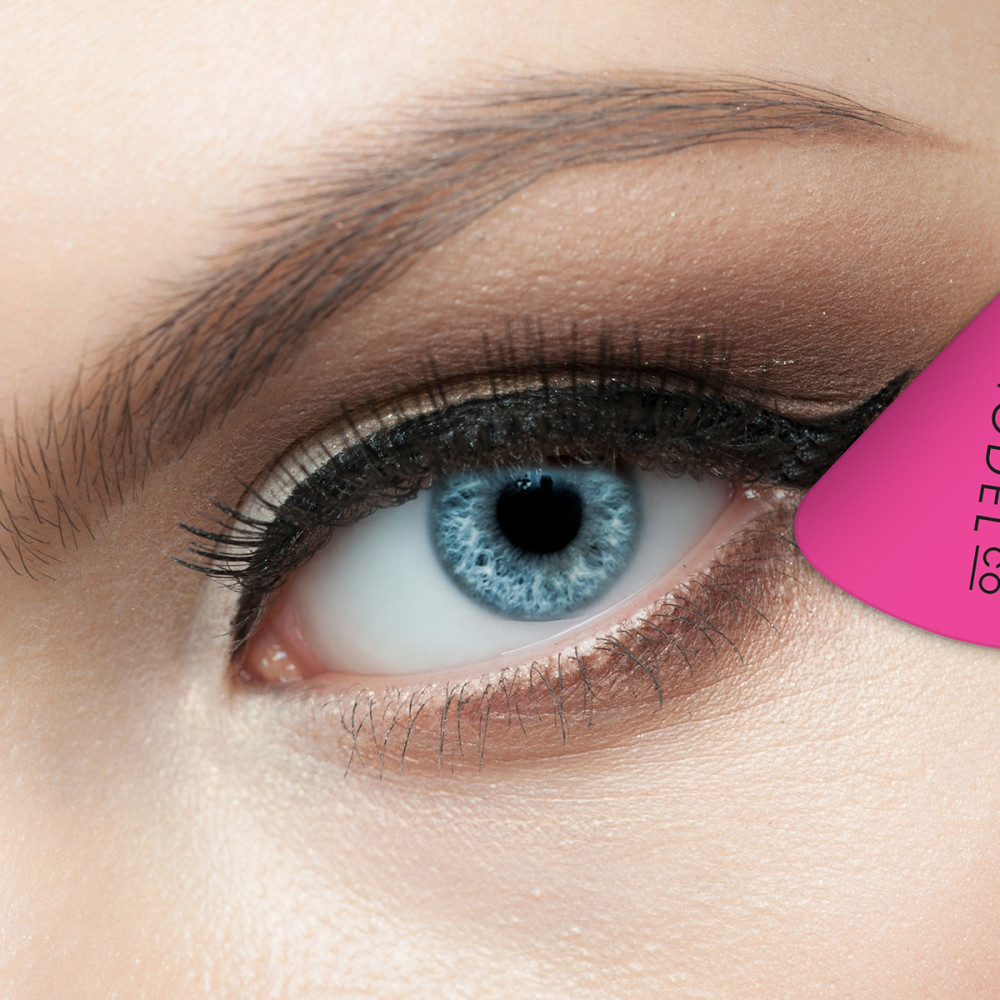Hailey Baldwin Feline Eye Applicator